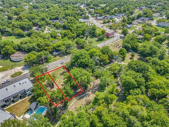 0.394 Acres of Mixed-Use Land for Sale in Waxahachie, Texas