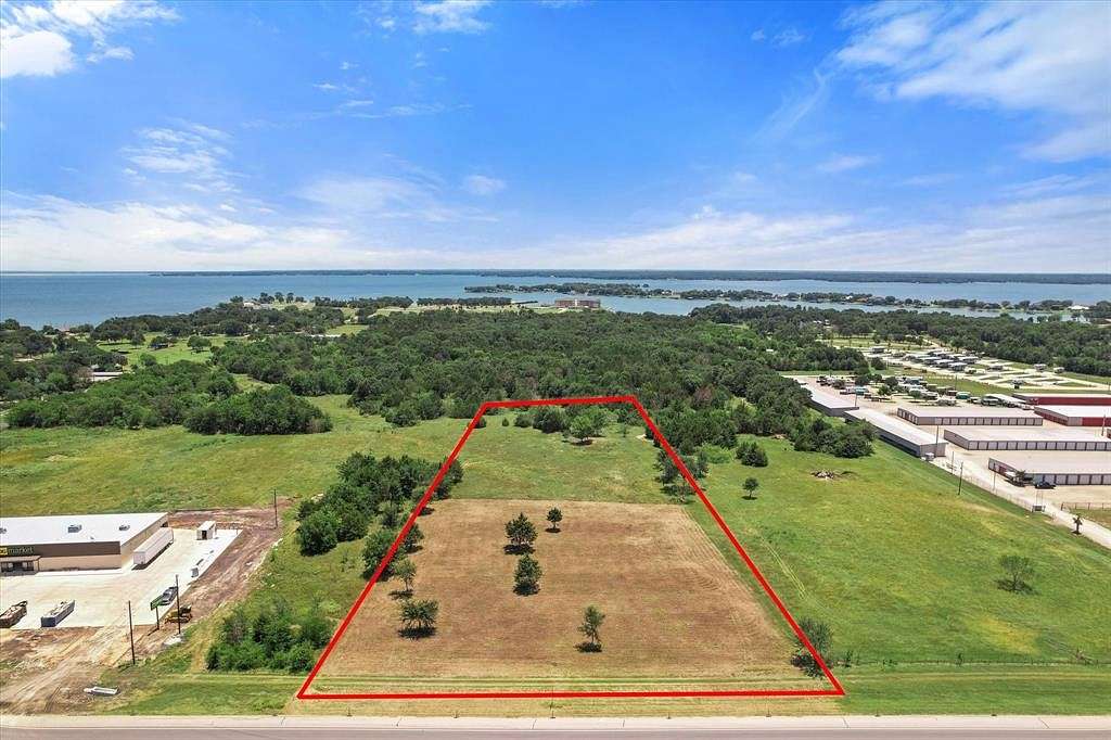 3.6 Acres of Commercial Land for Sale in Corsicana, Texas