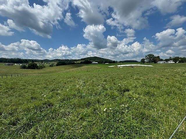70.76 Acres of Agricultural Land for Sale in Munfordville, Kentucky