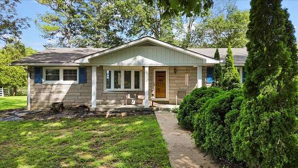 153 Acres of Land with Home for Sale in Brownsville, Kentucky