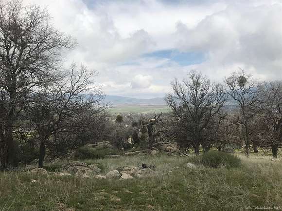 0.96 Acres of Residential Land for Sale in Tehachapi, California