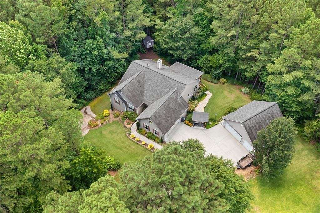 2.14 Acres of Residential Land with Home for Sale in Dallas, Georgia