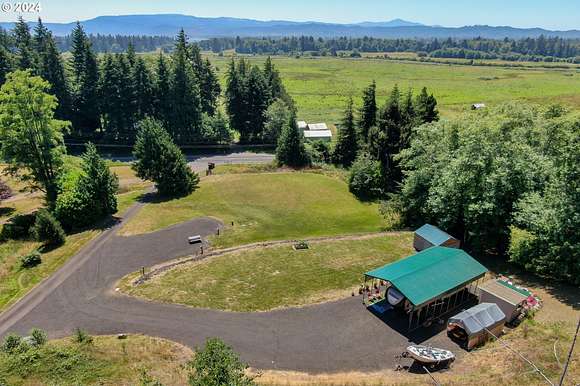 1.32 Acres of Residential Land with Home for Sale in Cathlamet, Washington