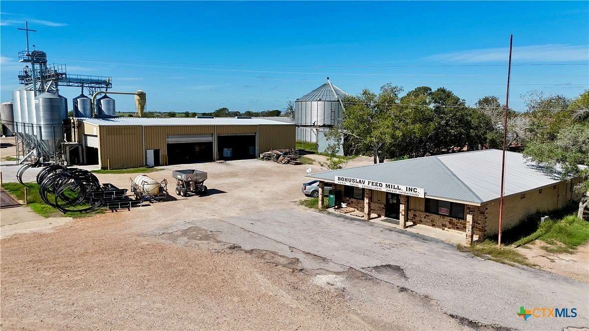 6.46 Acres of Improved Commercial Land for Sale in Moulton, Texas