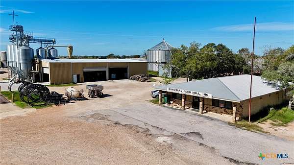 6.46 Acres of Improved Commercial Land for Sale in Moulton, Texas