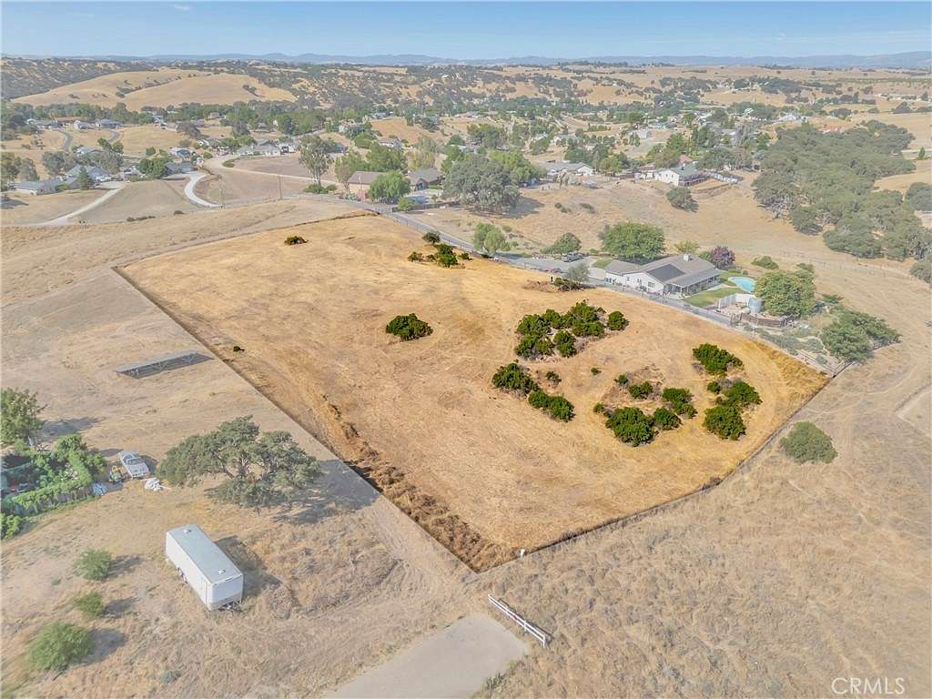 40 Acres of Land for Sale in Bradley, California