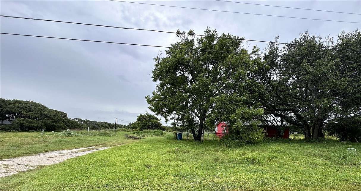 5 Acres of Improved Residential Land for Sale in Ingleside, Texas