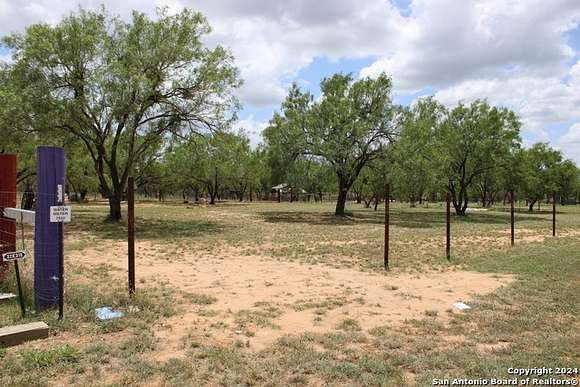 1.04 Acres of Residential Land for Sale in Devine, Texas