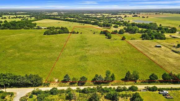 10.502 Acres of Land for Sale in Ravenna, Texas
