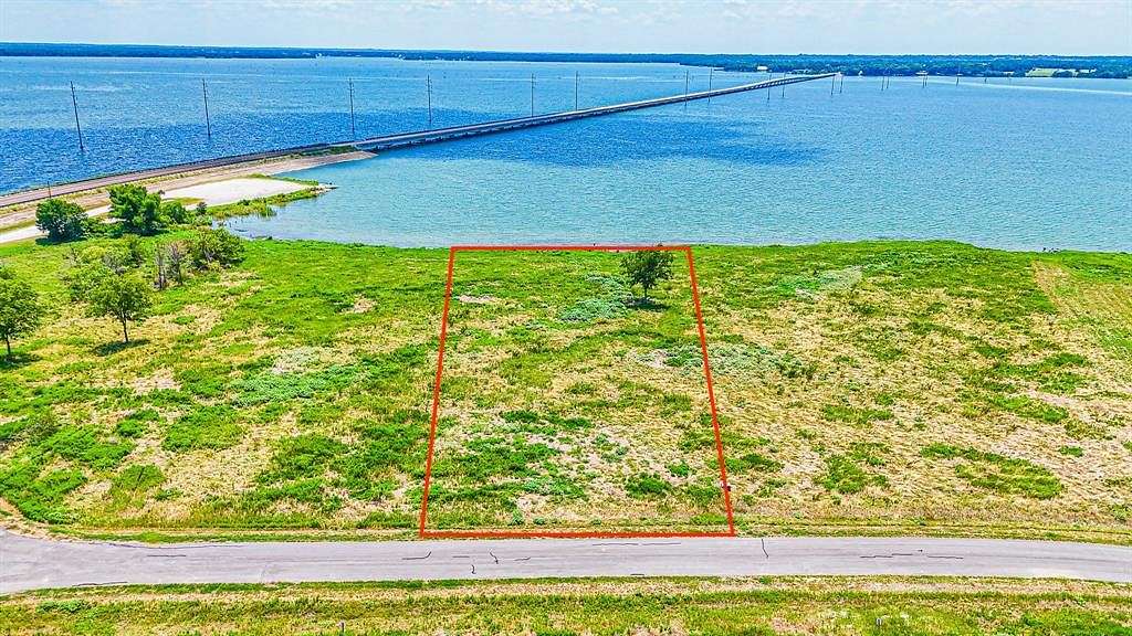 1.322 Acres of Land for Sale in Corsicana, Texas
