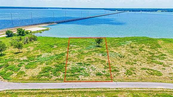 1.322 Acres of Land for Sale in Corsicana, Texas