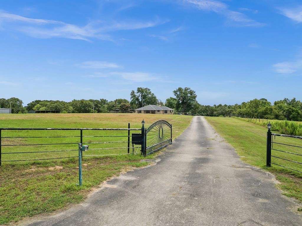 19 Acres of Land with Home for Sale in Brownsboro, Texas