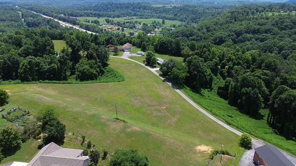 39 Acres of Land with Home for Sale in Williamsburg, Kentucky