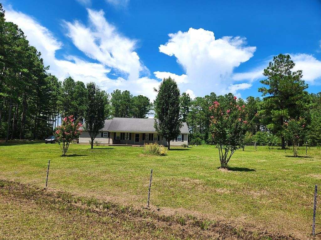 2.49 Acres of Residential Land with Home for Sale in Broxton, Georgia