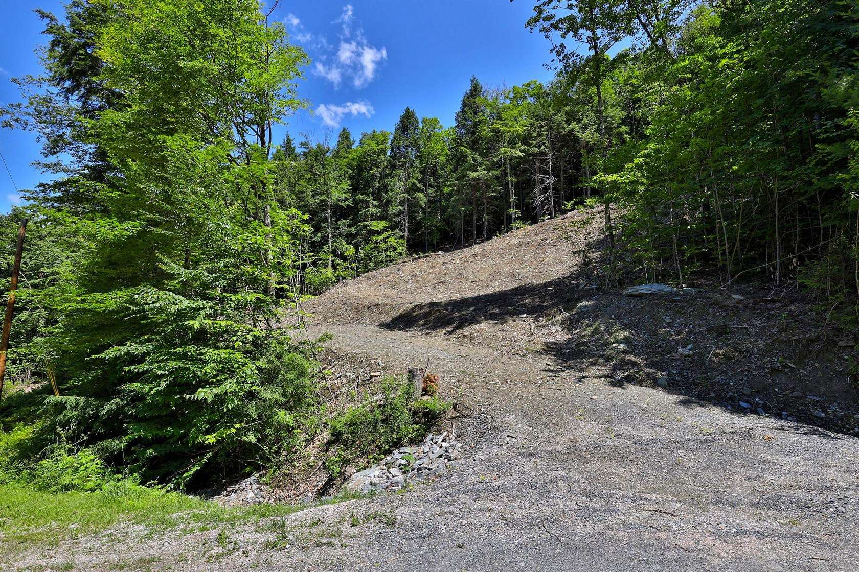 1.87 Acres of Residential Land for Sale in Stockbridge, Vermont