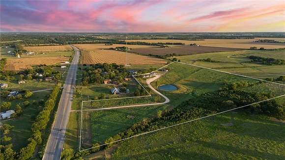 21.024 Acres of Agricultural Land with Home for Sale in Lorena, Texas