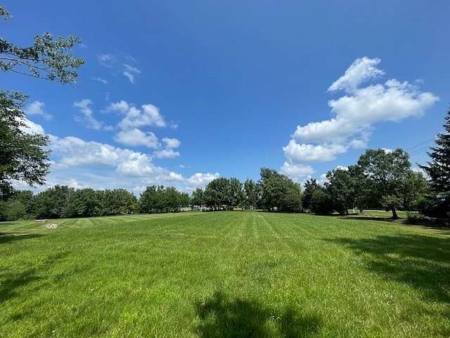 1.34 Acres of Residential Land for Sale in St Charles, Illinois