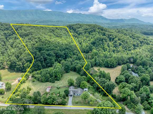 15.89 Acres of Land with Home for Sale in Maryville, Tennessee