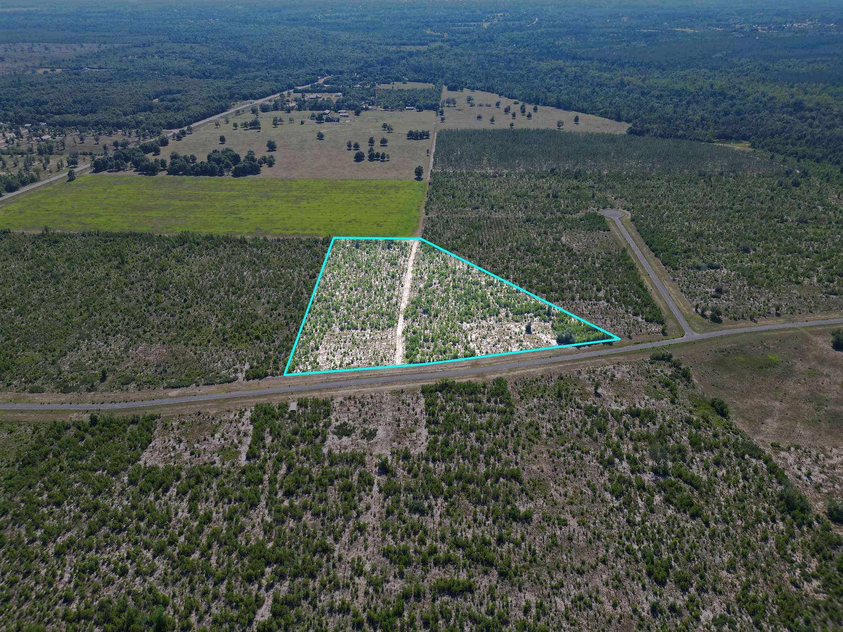 10.01 Acres of Land for Sale in Bristol, Florida