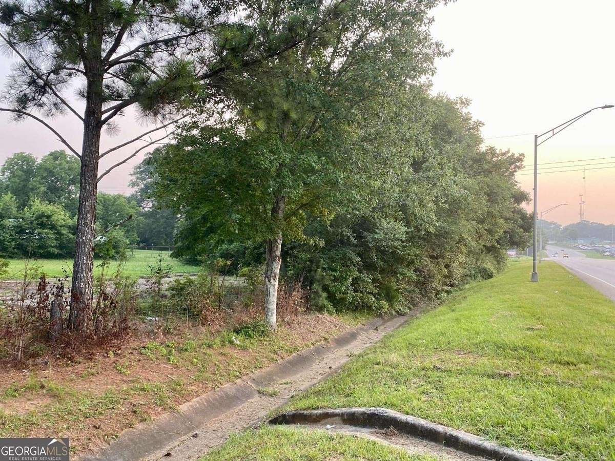 0.9 Acres of Commercial Land for Sale in LaGrange, Georgia