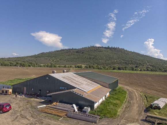 205.33 Acres of Agricultural Land with Home for Sale in Central Point, Oregon