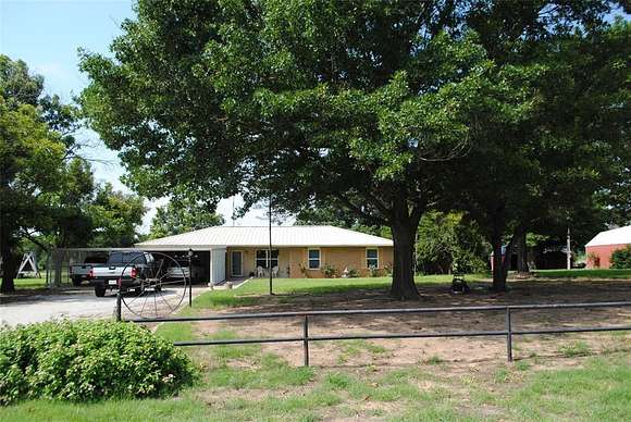 6 Acres of Residential Land with Home for Sale in Gustine, Texas