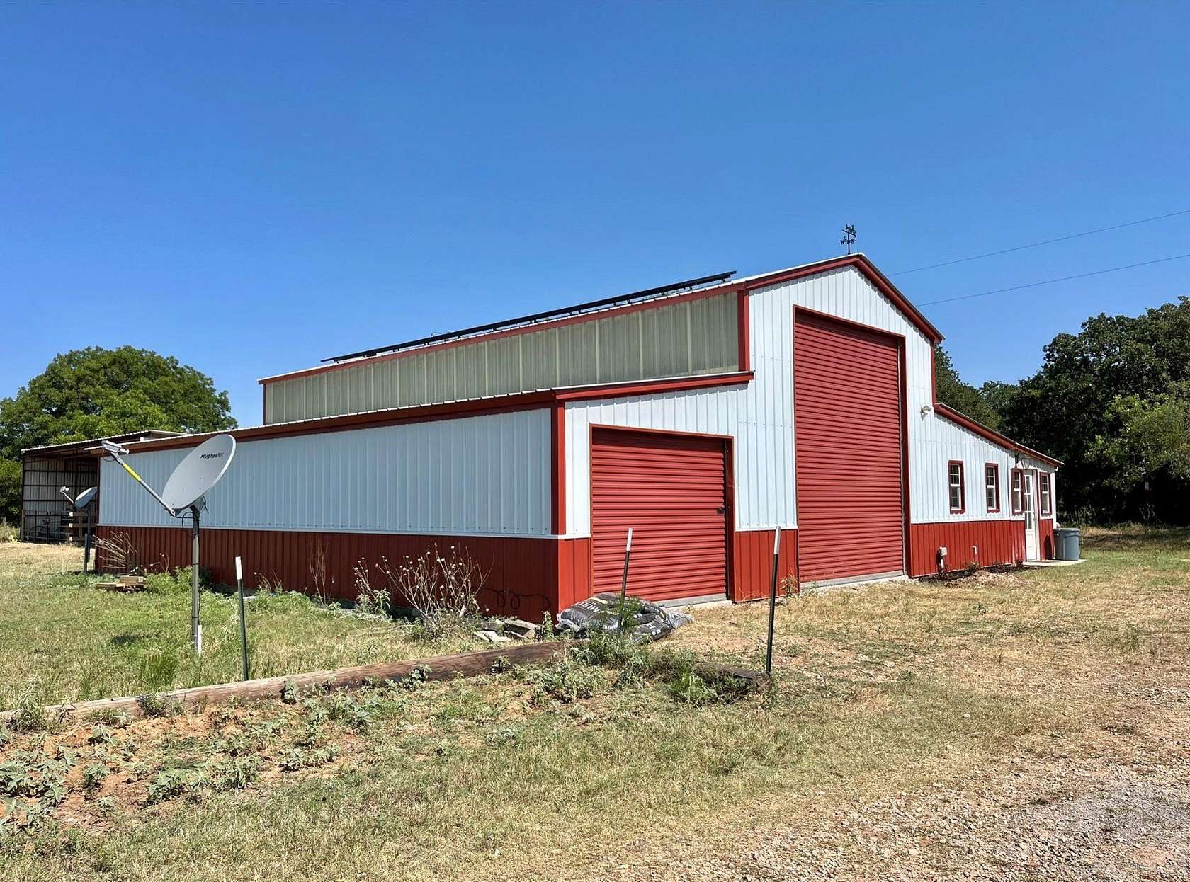 16.1 Acres of Land with Home for Sale in Chico, Texas