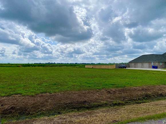 1 Acre of Residential Land for Sale in Port Allen, Louisiana