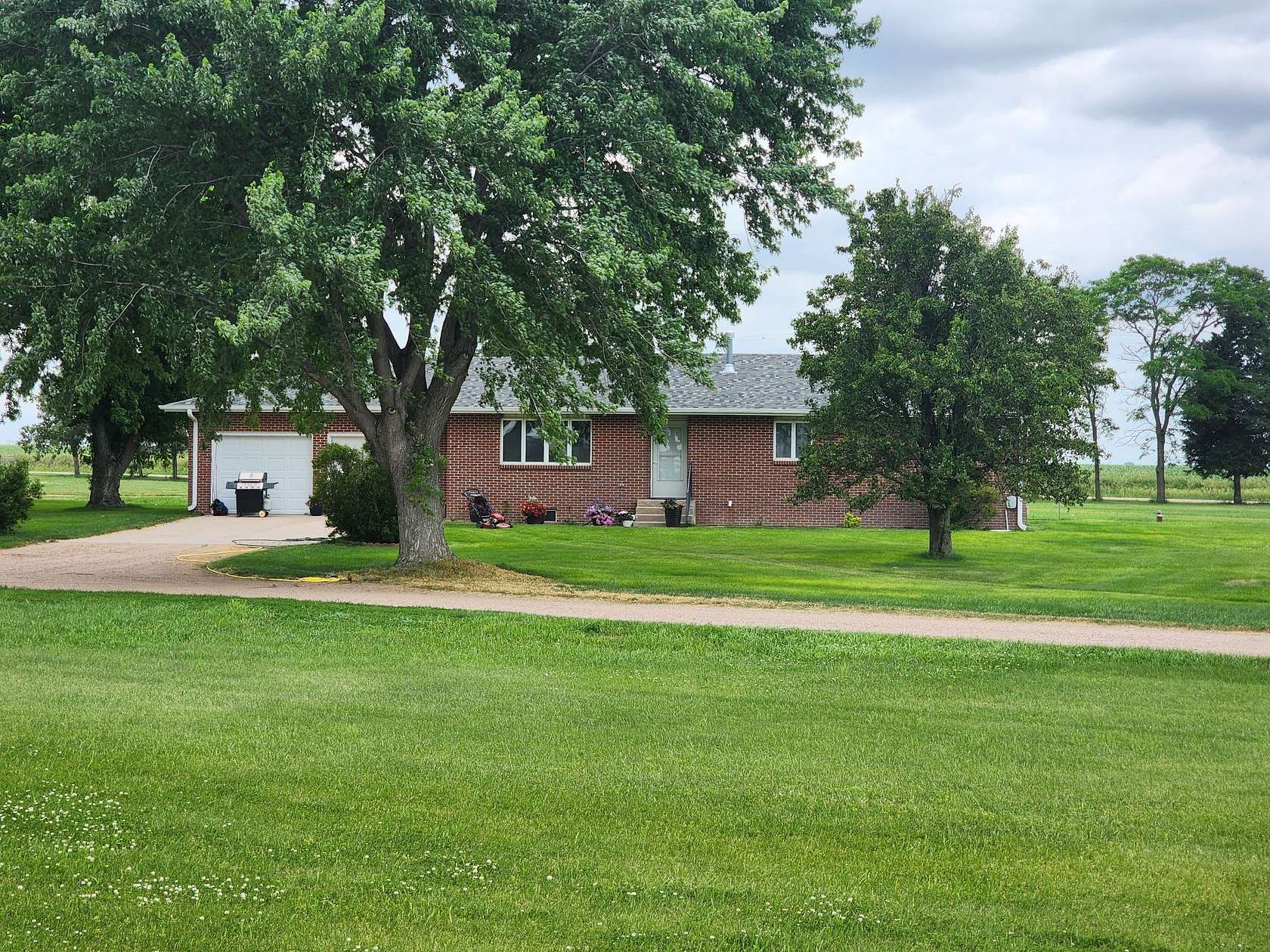 6 Acres of Residential Land with Home for Sale in Gothenburg, Nebraska