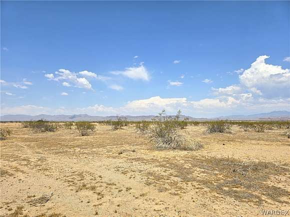 2.5 Acres of Land for Sale in Golden Valley, Arizona