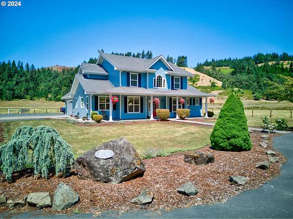 10 Acres of Residential Land with Home for Sale in Yoncalla, Oregon