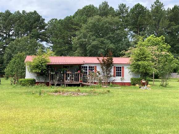 2.42 Acres of Residential Land with Home for Sale in Nicholls, Georgia