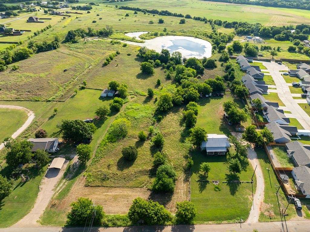 4 Acres of Residential Land for Sale in Rio Vista, Texas