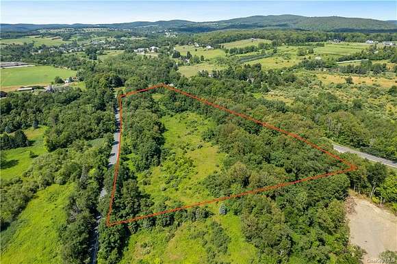 10 Acres of Commercial Land for Sale in Union Vale Town, New York