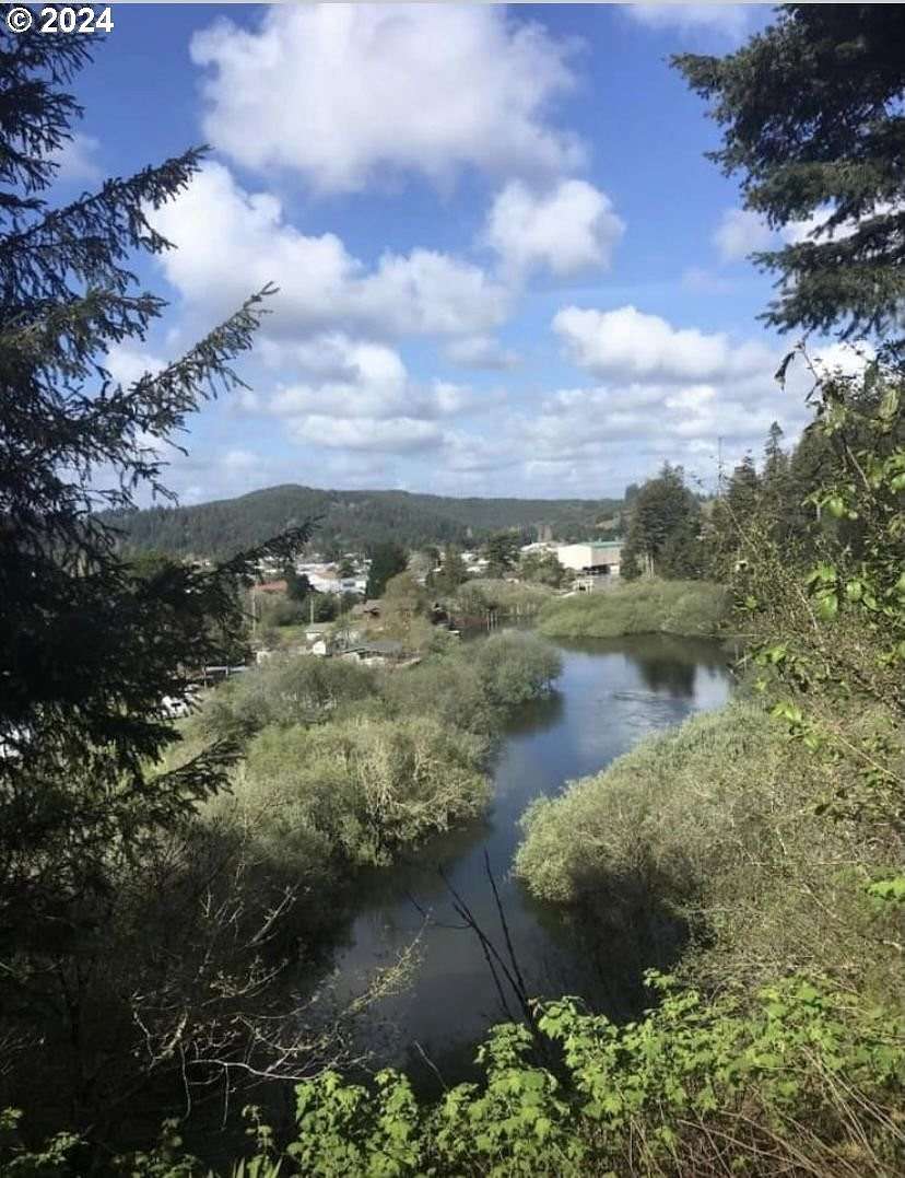 0.5 Acres of Residential Land for Sale in Lakeside, Oregon