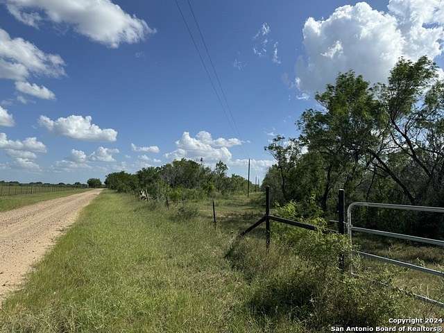 22.223 Acres of Land for Sale in Pleasanton, Texas