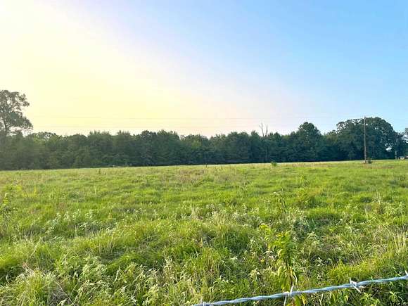 10 Acres of Land for Sale in Avery, Texas
