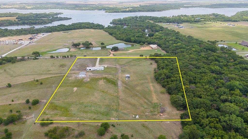 11 Acres of Land with Home for Sale in Tioga, Texas