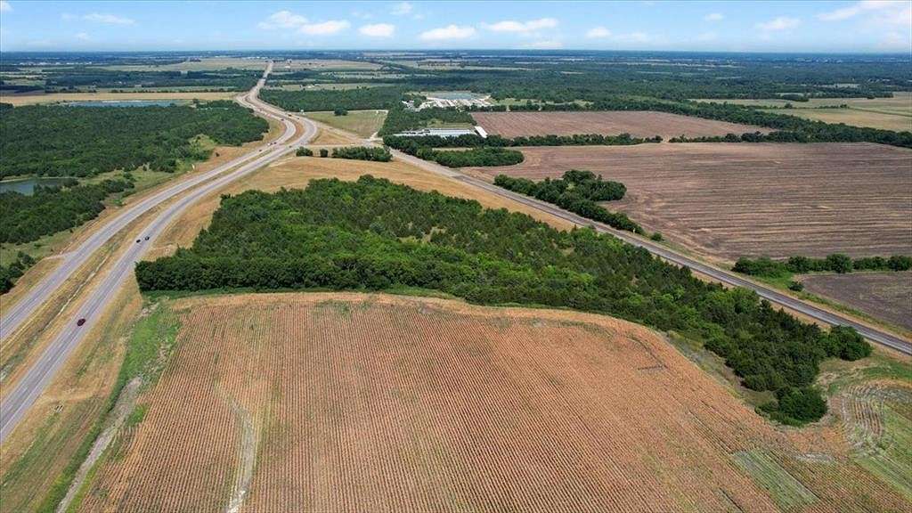 12.131 Acres of Land for Sale in Honey Grove, Texas