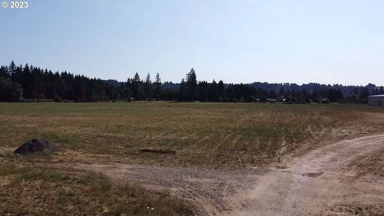 0.99 Acres of Commercial Land for Sale in Estacada, Oregon