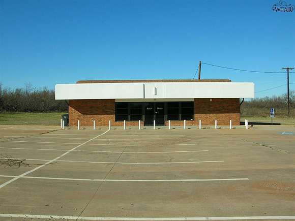 10.13 Acres of Improved Commercial Land for Sale in Wichita Falls, Texas