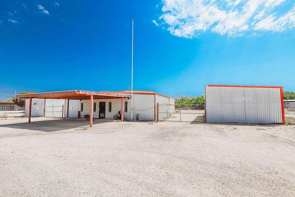 4.21 Acres of Improved Commercial Land for Sale in Big Spring, Texas