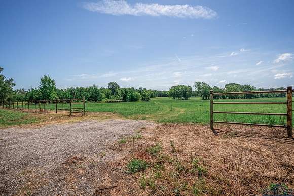 40.813 Acres of Land for Sale in Henderson, Texas