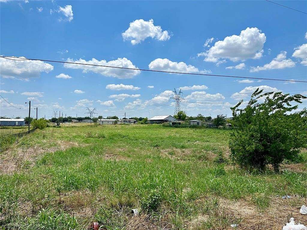 1.066 Acres of Residential Land for Sale in Joshua, Texas