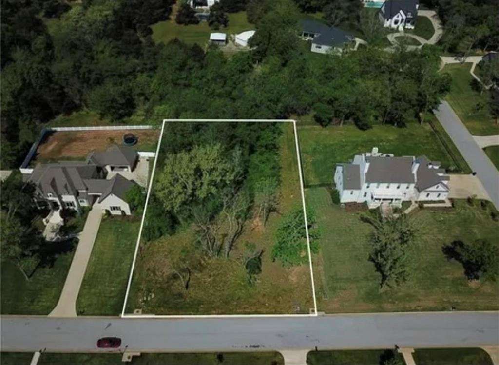 1.06 Acres of Residential Land for Sale in Fayetteville, Arkansas