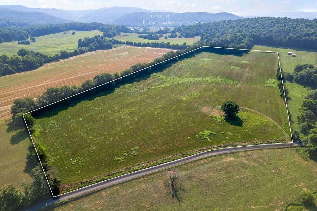 28.65 Acres of Agricultural Land for Sale in Sparta, Tennessee