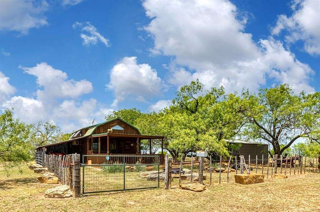 191.5 Acres of Land with Home for Sale in Moran, Texas