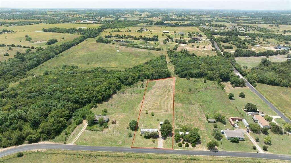 2.502 Acres of Residential Land with Home for Sale in Farmersville, Texas