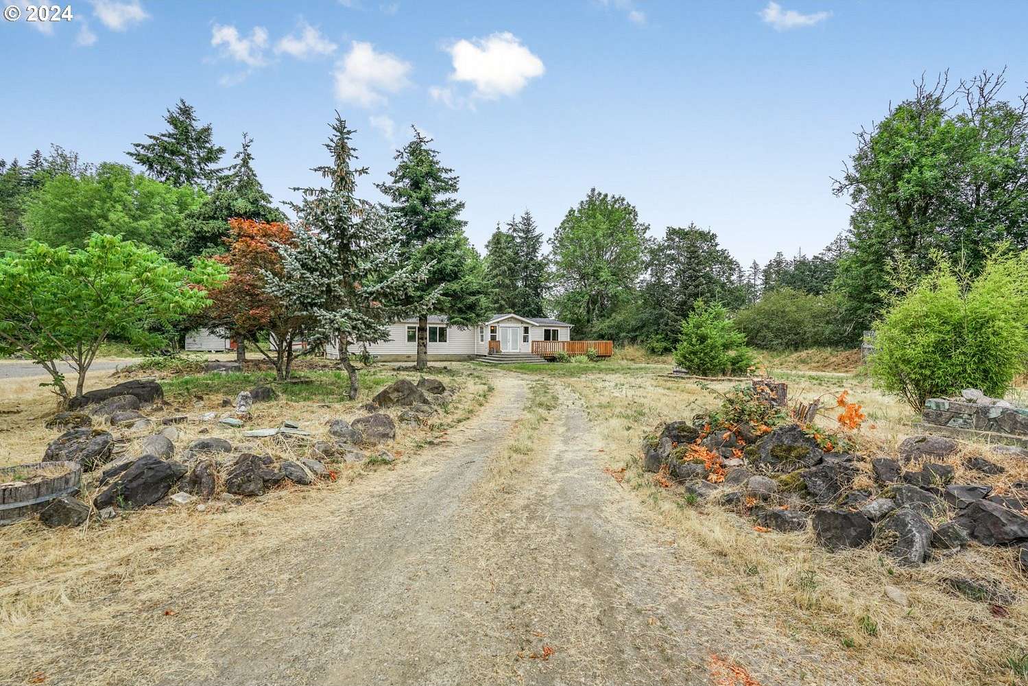 4.4 Acres of Residential Land with Home for Sale in Centralia, Washington