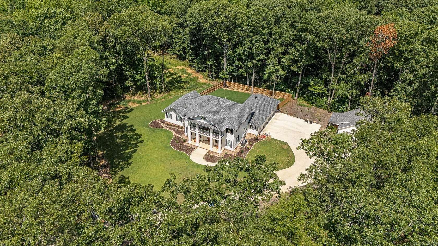 6.6 Acres of Residential Land with Home for Sale in Jonesboro, Arkansas